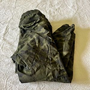 American Eagle Camo Cargo Pants
